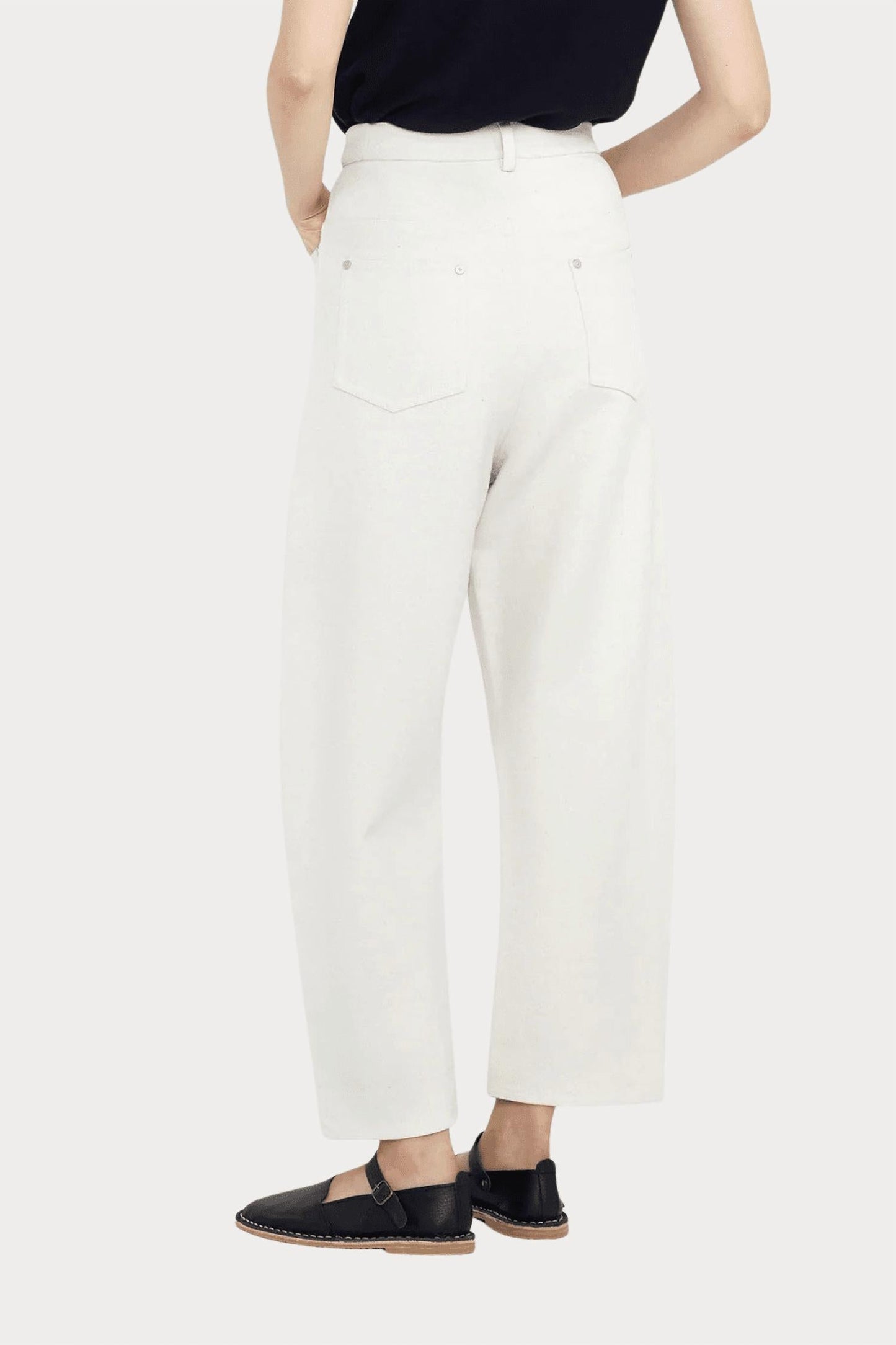 7115 By Szeki - Relaxed Curve Legged Trouser