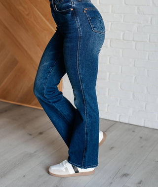Judy Blue - Calça Jeans Bootcut com Controle de Barriga de Cintura Alta