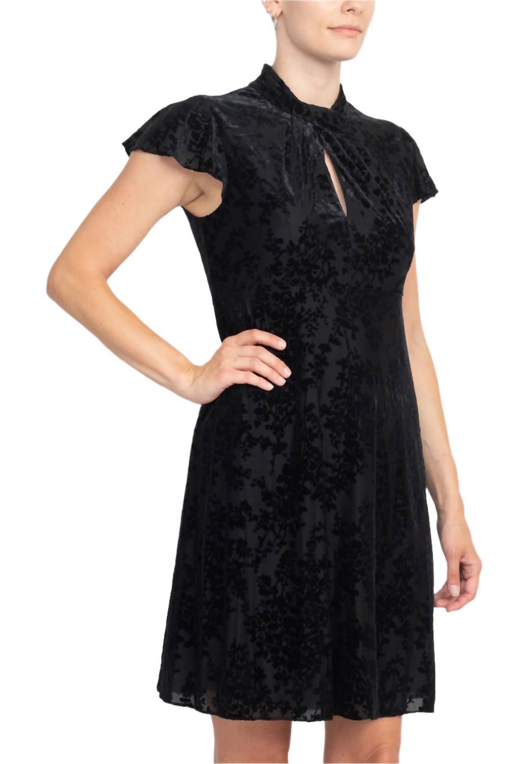 Adrianna Papell - Cap Flare Sleeves Velvet Short Dress