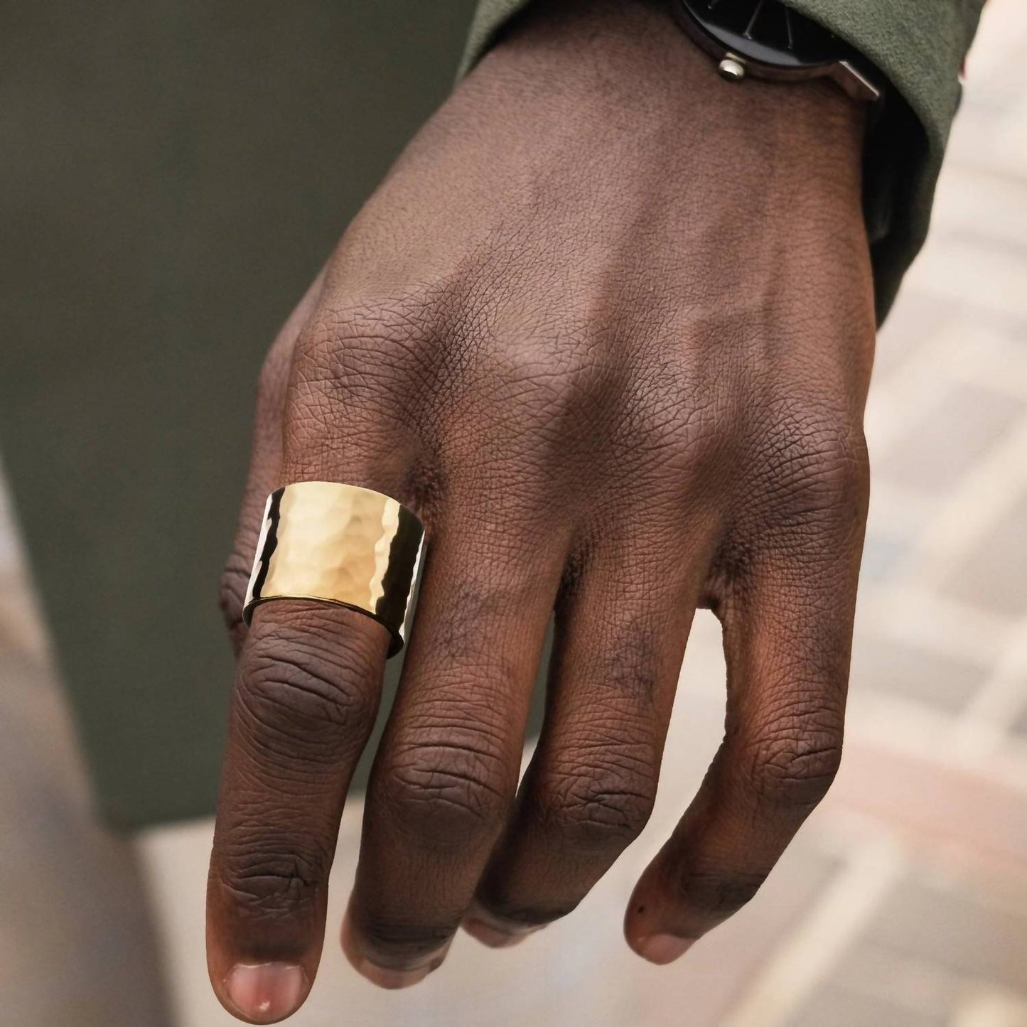 Eklexic - Men's Hammered Wide Ring