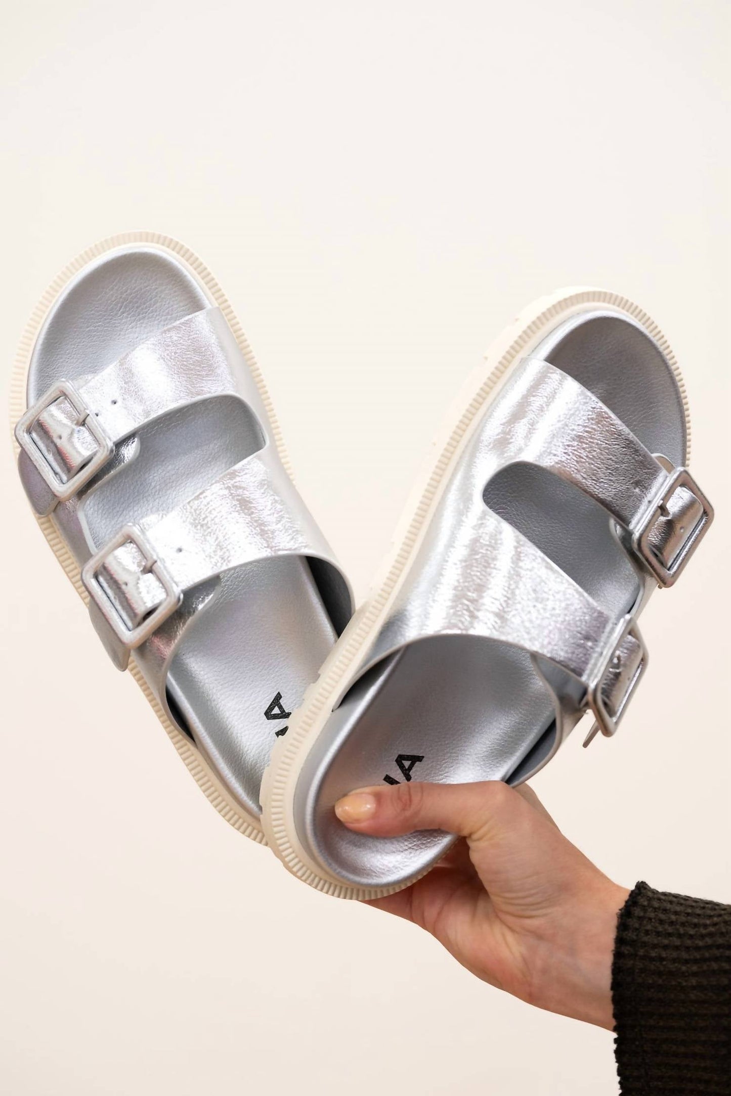 Mia - Women's Gen Metallic Sandals