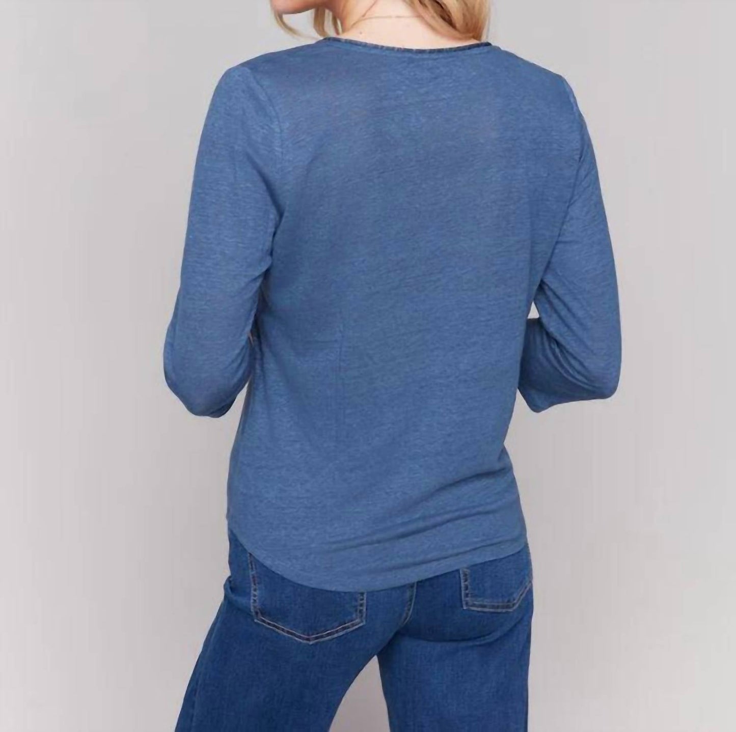 Charlie B - Linen Blend V-neck Top