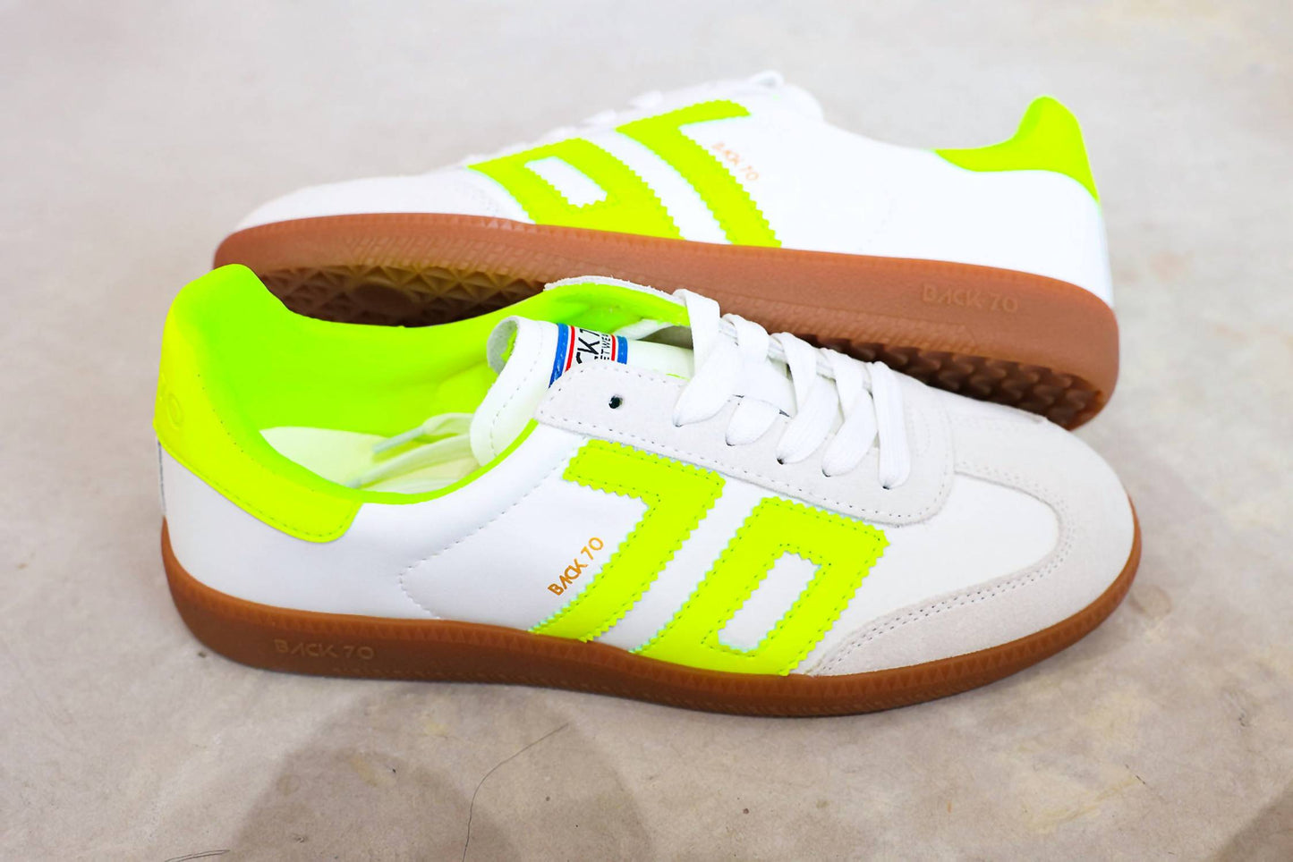 Back 70 - Women's Fluorescent Cloud 2505 Sneakers