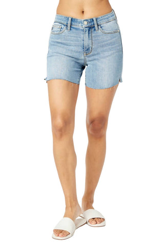 Judy Blue - Short jeans com corte médio