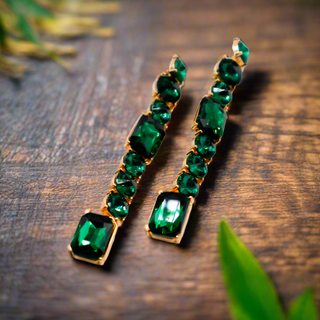 Brincos Cascata de Esmeralda – Brincos Verdes Luxuosos e Arrojados