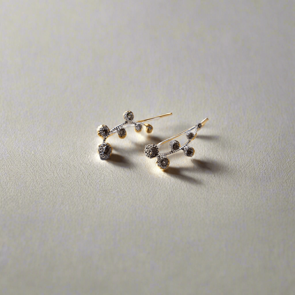 Brincos Floral Whispers em Ouro Branco