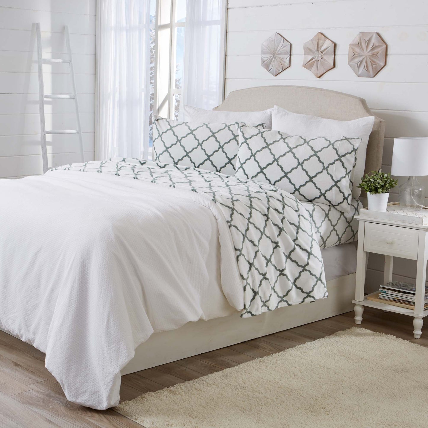 4-Piece Printed Plush Sheet - Velvet Luxe Lattice Collection