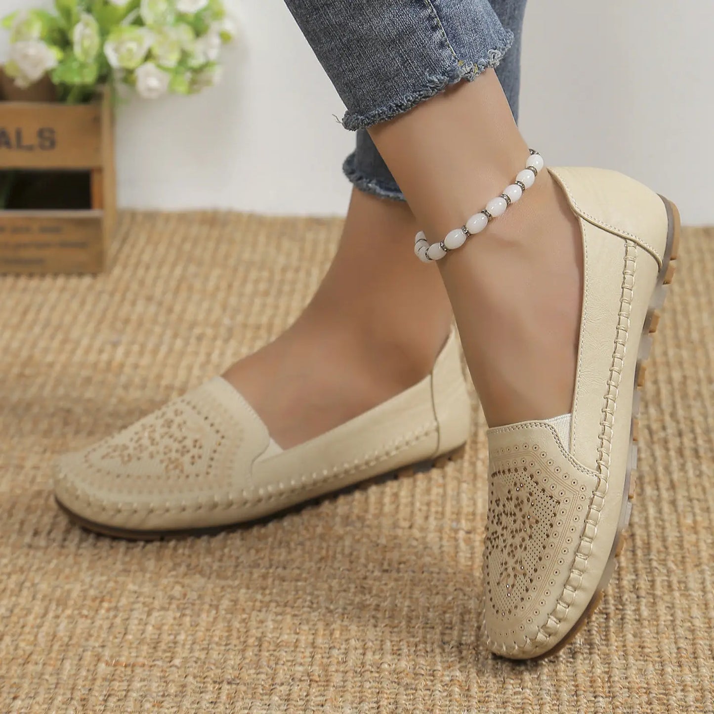 Handmade Stitched Solid Color Low Top Gommino Flats
