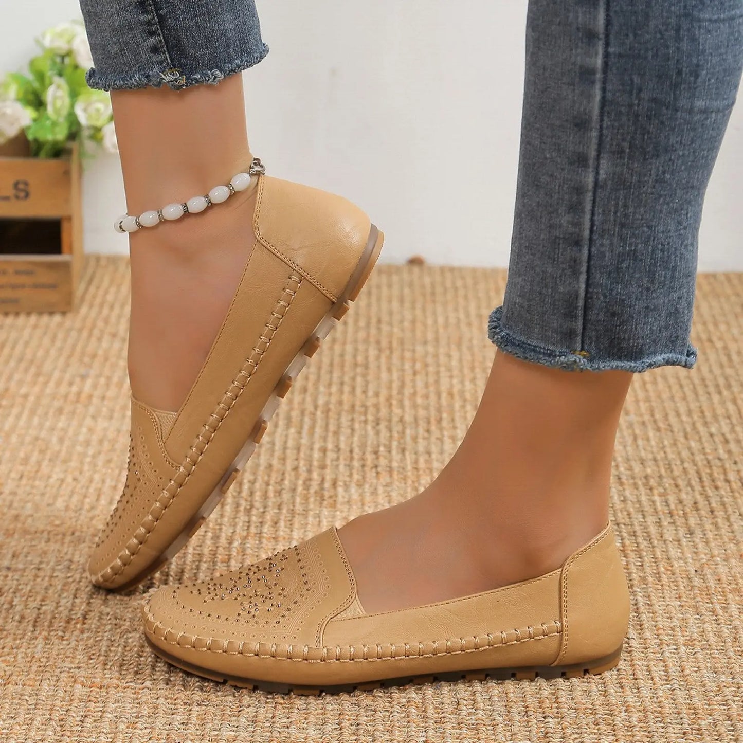 Handmade Stitched Solid Color Low Top Gommino Flats