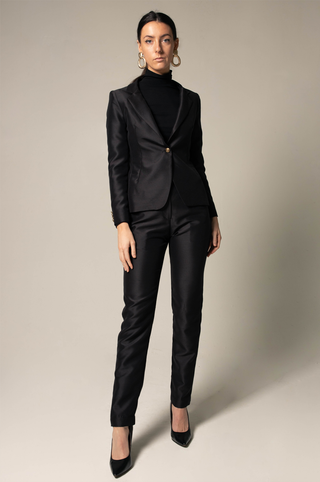 Blazer preto feminino – terno elegante sob medida para escritório