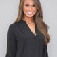 Blusa feminina Frankie &amp; Pop de manga comprida com botões e detalhes leves em chiffon, tamanho pequeno, preta