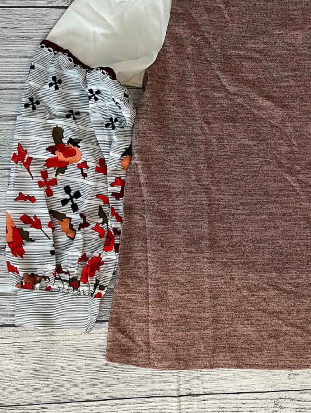 Blusa feminina de malha com estampa floral e manga comprida Frankie &amp; Pop, marrom, tamanho médio