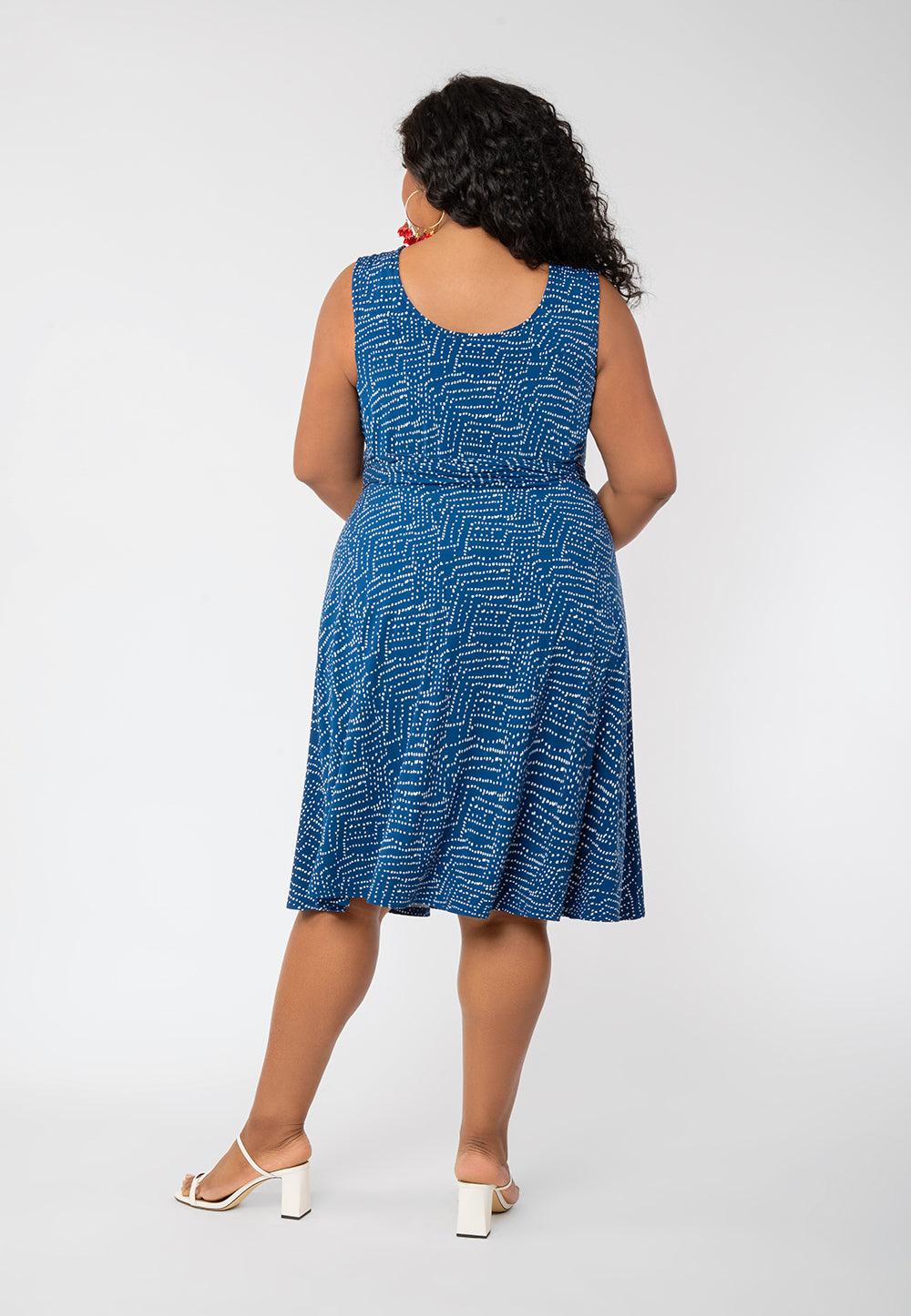 Vestido feminino Leota sem mangas Brittany Fit and Flare Azul Tamanho 3X