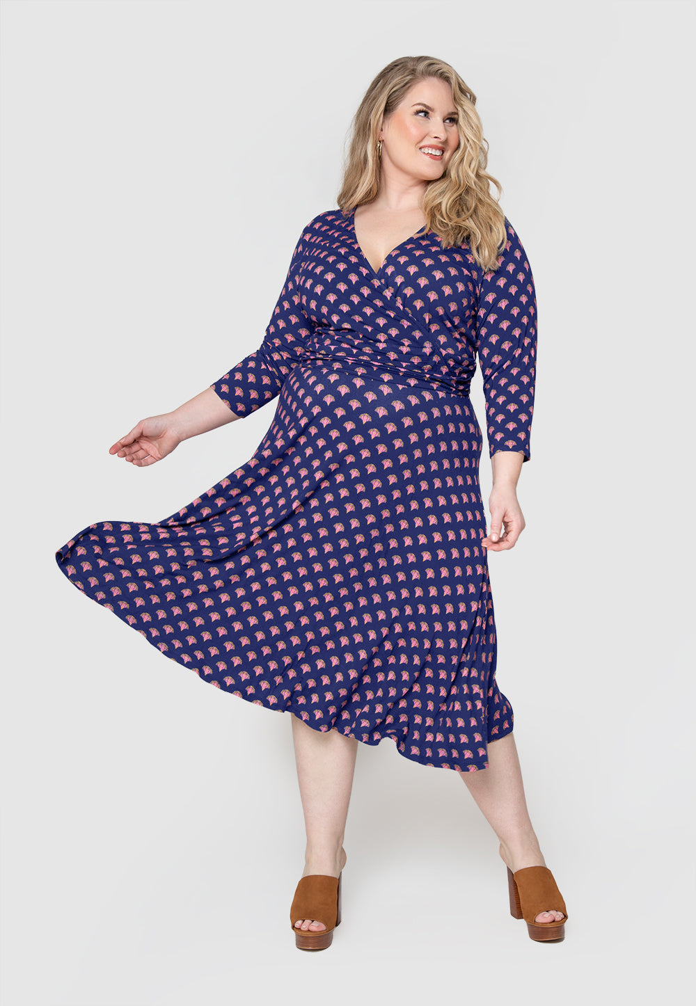 Vestido midi feminino Leota Amiya com manga 3/4, azul, tamanho 1X
