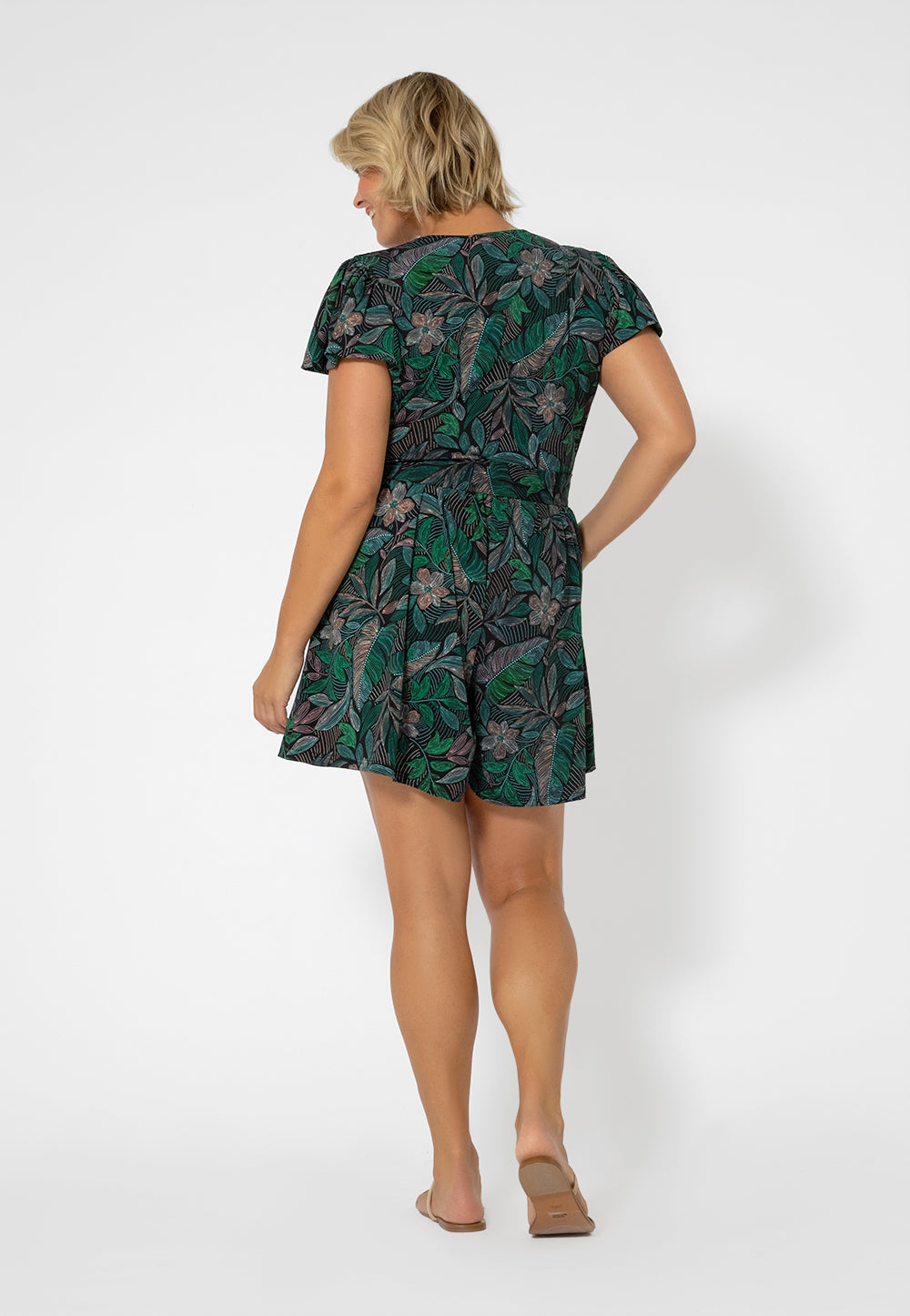 Macacão feminino Leota com estampa tropical e estampa sintética verde