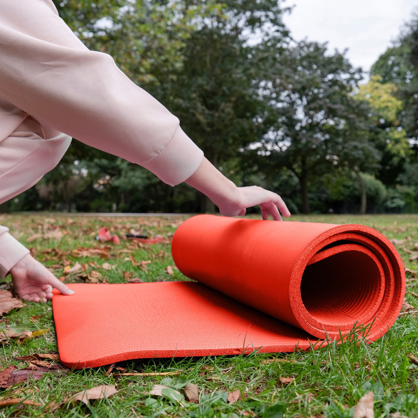 Tapete de exercícios BalanceFrom Fitness GoCloud 1" extra grosso com alça de transporte, vermelho