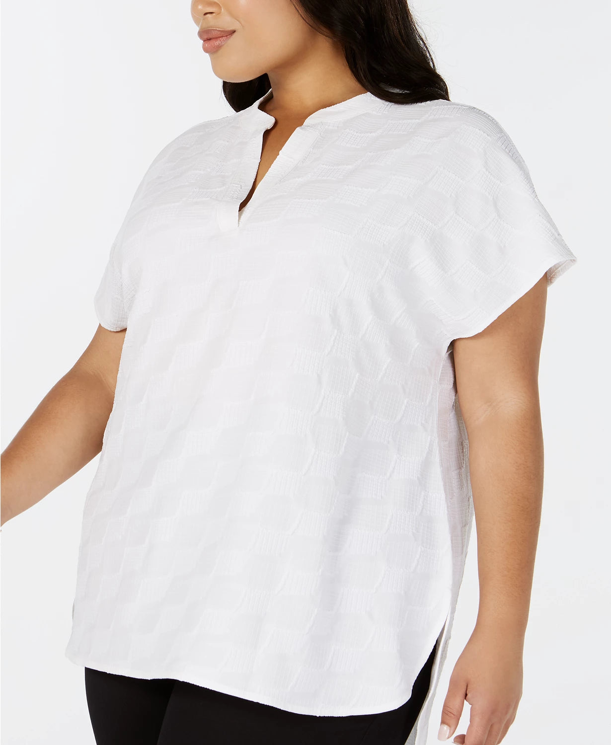 Blusa texturizada com decote dividido Alfani feminina, branca, tamanho 1X