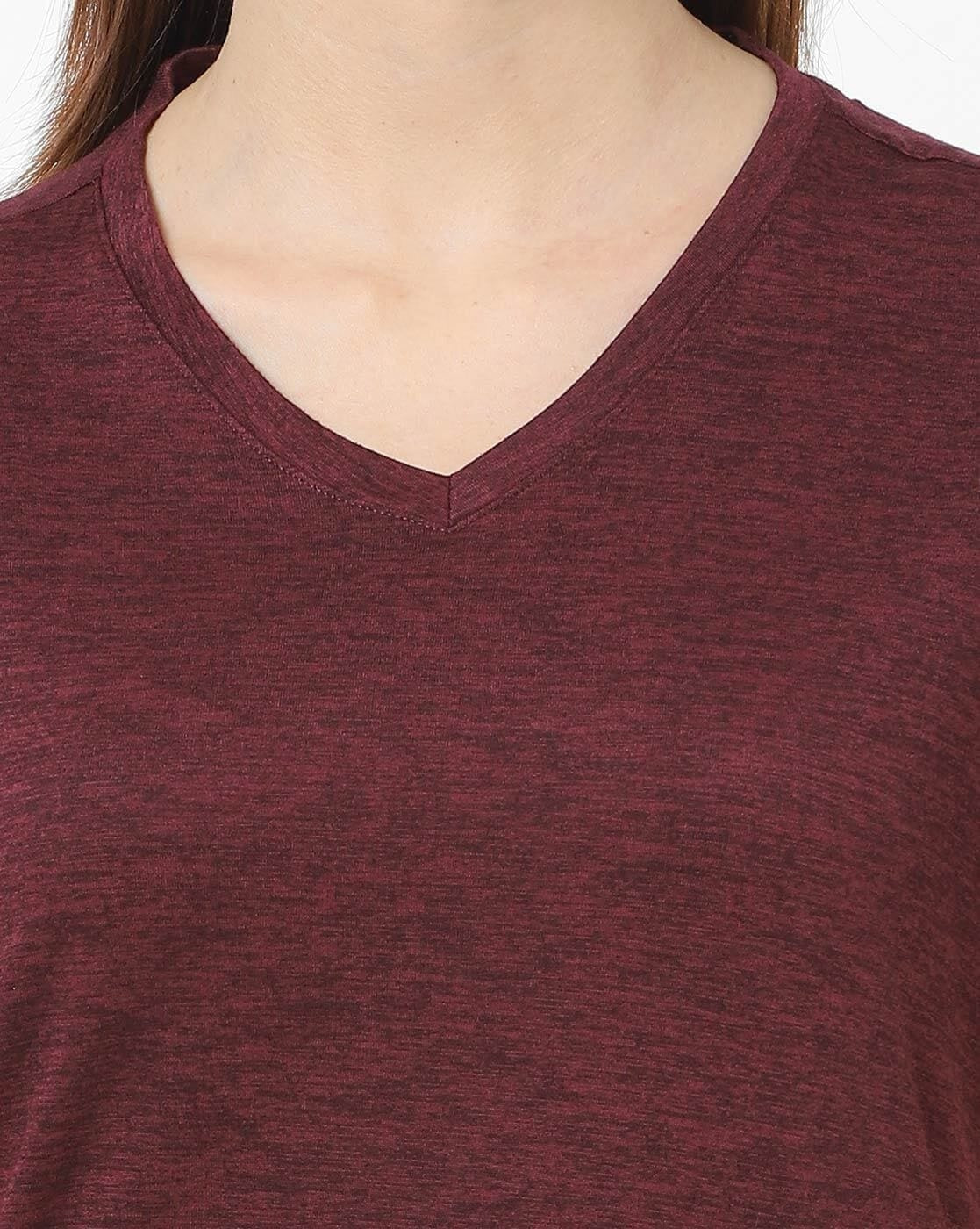 Camiseta feminina estampada com decote em V estilo vinho tamanho pequeno GG
