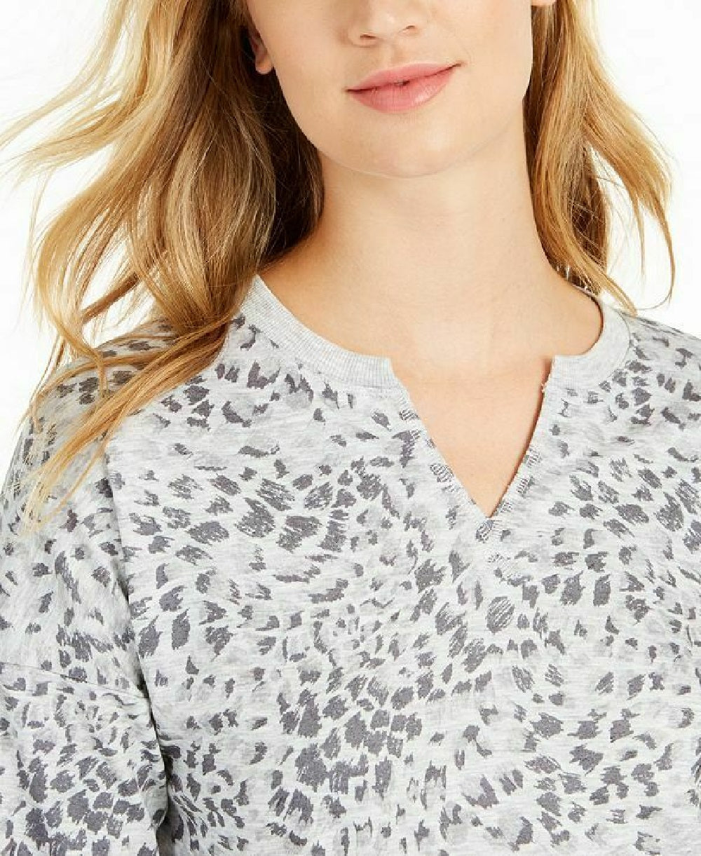 Blusa feminina estampada com decote aberto, tamanho pequeno, cinza