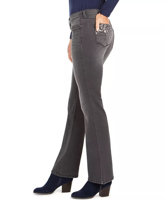 Calça jeans feminina estilo bootcut com bolso bordado e lavagem clara, preta, tamanho 18
