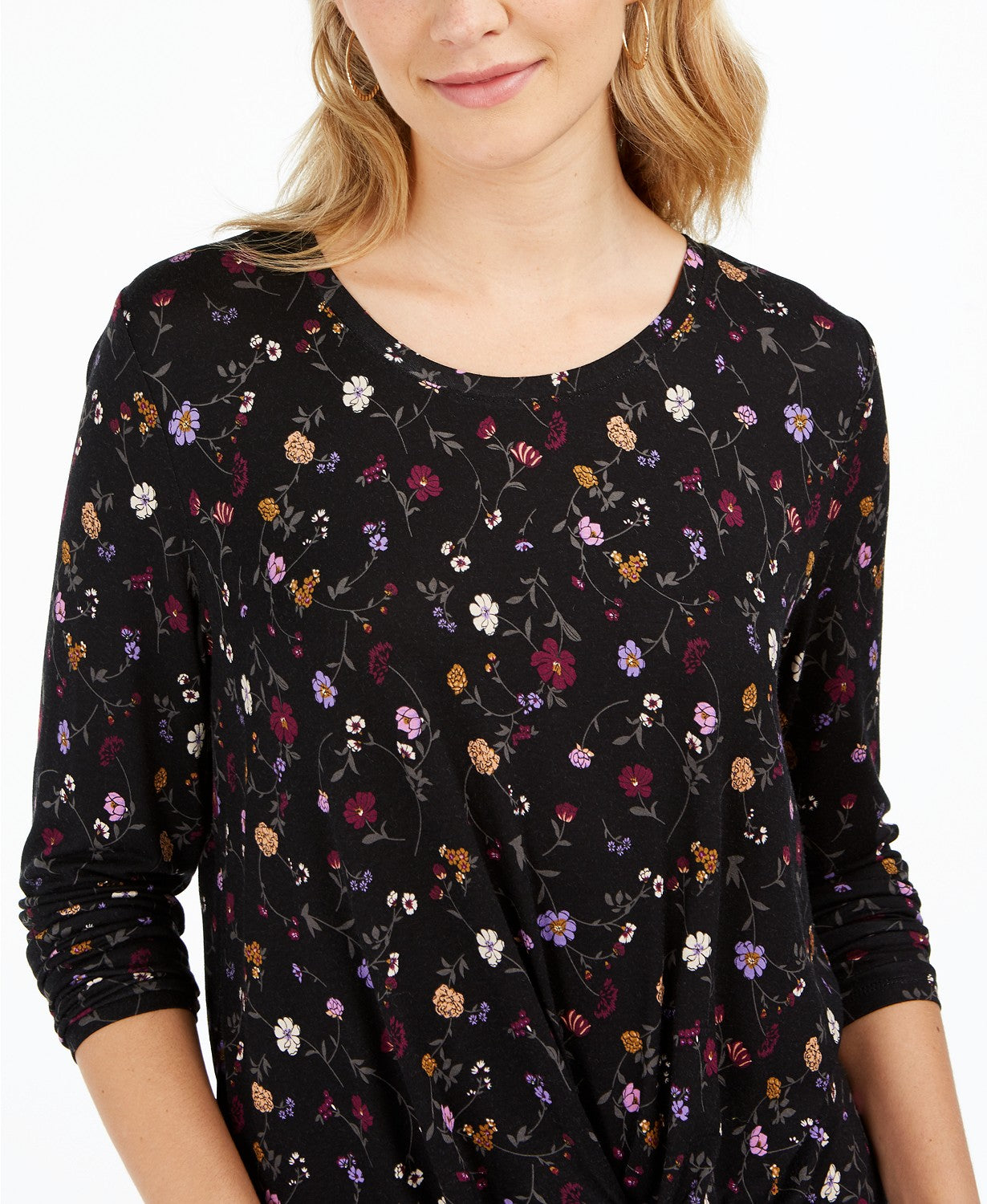 Blusa feminina com estampa floral e frente torcida, preta, tamanho grande, da Style &amp; Co