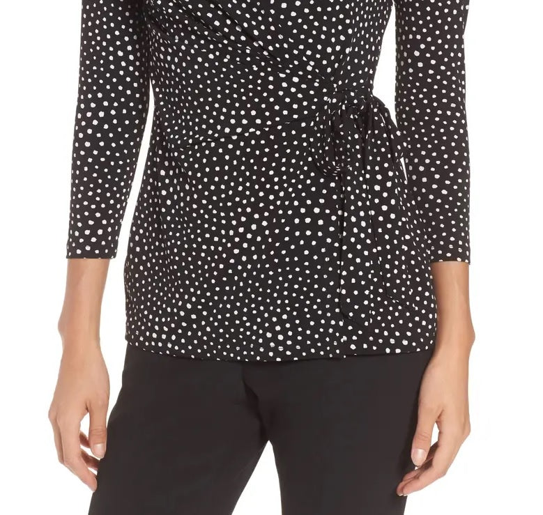 Anne Klein Top feminino com estampa de bolinhas e amarração falsa, preto, tamanho médio