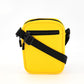 Mini bolsa mensageiro masculina sob medida com estampa xadrez, amarela, tamanho regular