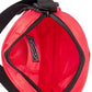 Mini bolsa carteiro masculina sob medida com estampa xadrez vermelha tamanho regular