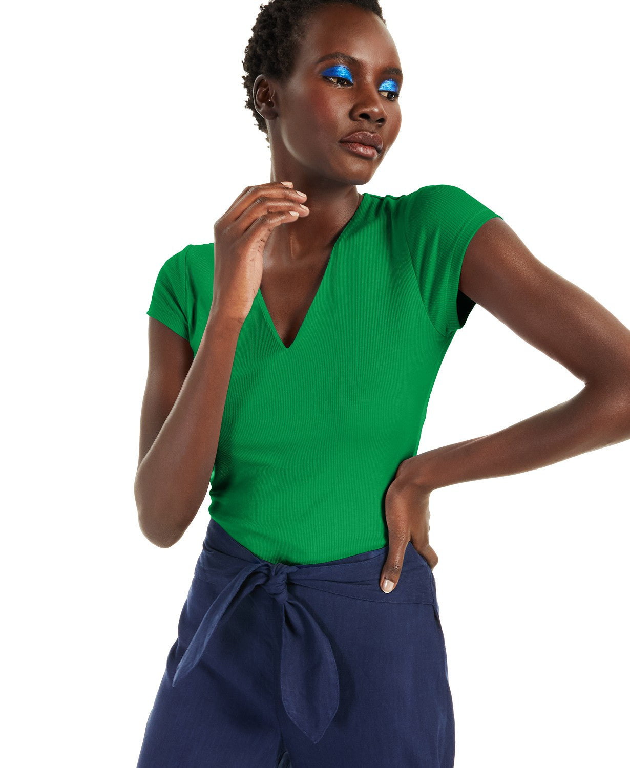 Blusa feminina com decote em V canelado, tamanho médio, verde, da INC International Concepts