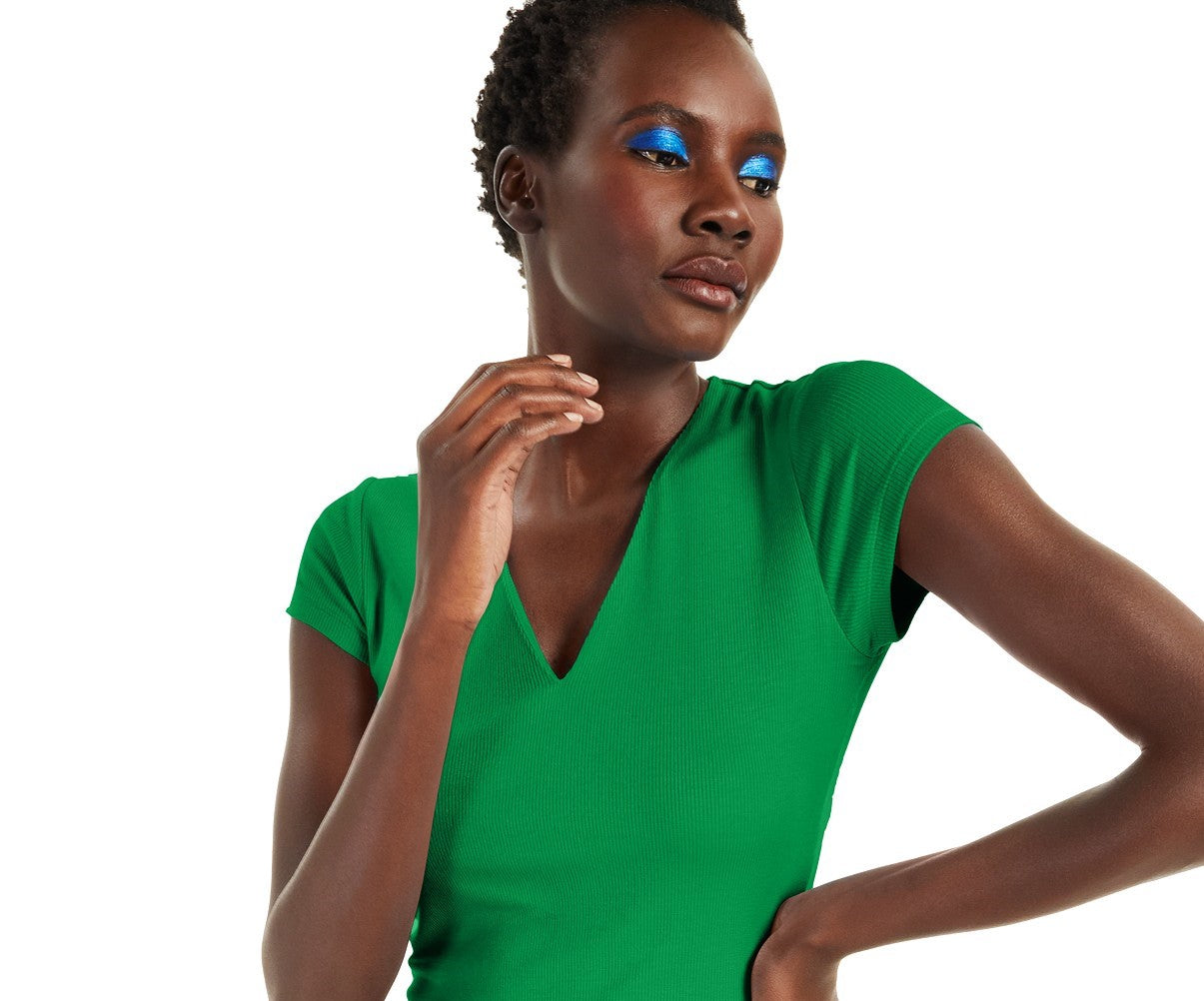 Blusa feminina com decote em V canelado, tamanho médio, verde, da INC International Concepts