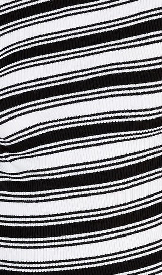 Suéter listrado com gola alta e bainha cruzada Say What para mulheres, tamanho grande, branco