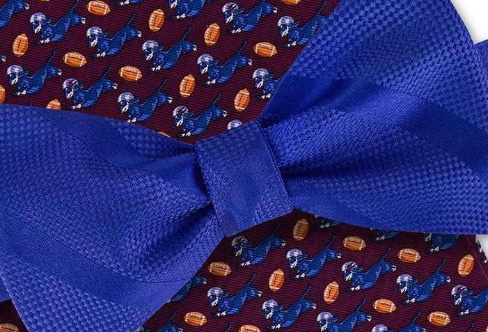 Conjunto de gravata borboleta pré-amarrada e lenço de bolso de seda Wiener masculino Tommy Hilfiger, tamanho regular, azul