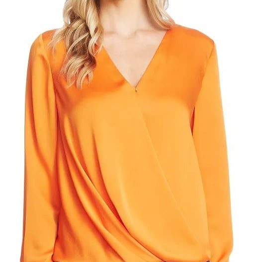 Blusa feminina Vince Camuto de cetim sintético laranja tamanho XS