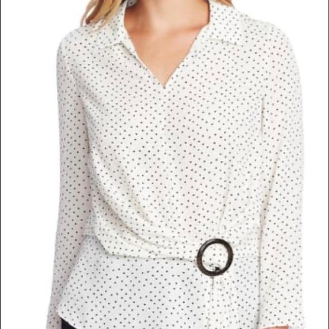 Vince Camuto Blusa feminina Ditsy Fragments manga comprida com cinto, branca, tamanho pequeno