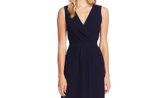 Vestido feminino Vince Camuto com decote sobrepeliz e bainha assimétrica, azul-marinho, tamanho 6