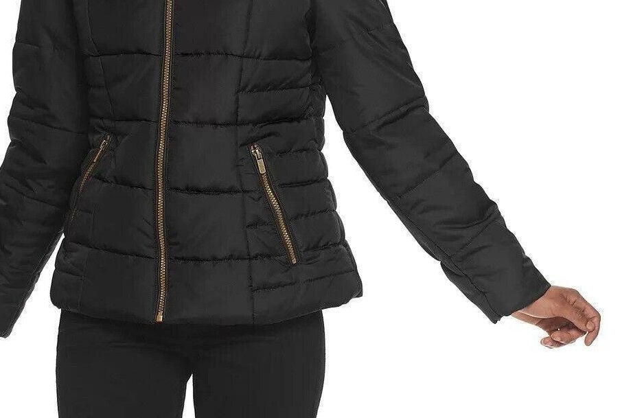 Casaco Puffer Celebrity Pink Juniors com Capuz e Acabamento em Pele Sintética Preto Tamanho Médio