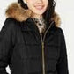 Casaco Puffer Celebrity Pink Juniors com capuz e acabamento em pele sintética, preto, tamanho grande