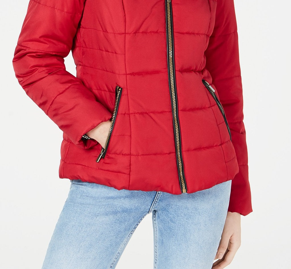 Casaco Puffer Celebrity Pink Juniors com capuz e acabamento em pele sintética, tamanho X-S