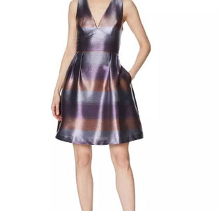 Vestido listrado metálico feminino Laundry By Shelli Segal, corte evasê, roxo, tamanho 12