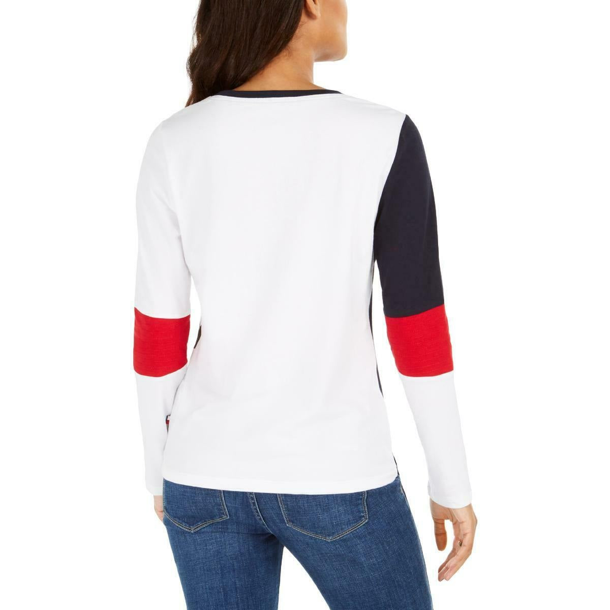 Camiseta Tommy Hilfiger Feminina com Estampa de Logotipo Colorblock Azul Tamanho XS