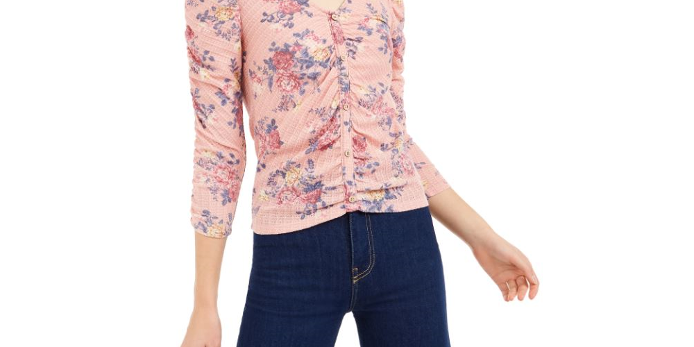 Blusa floral franzida Crave Fame Junior's rosa tamanho grande