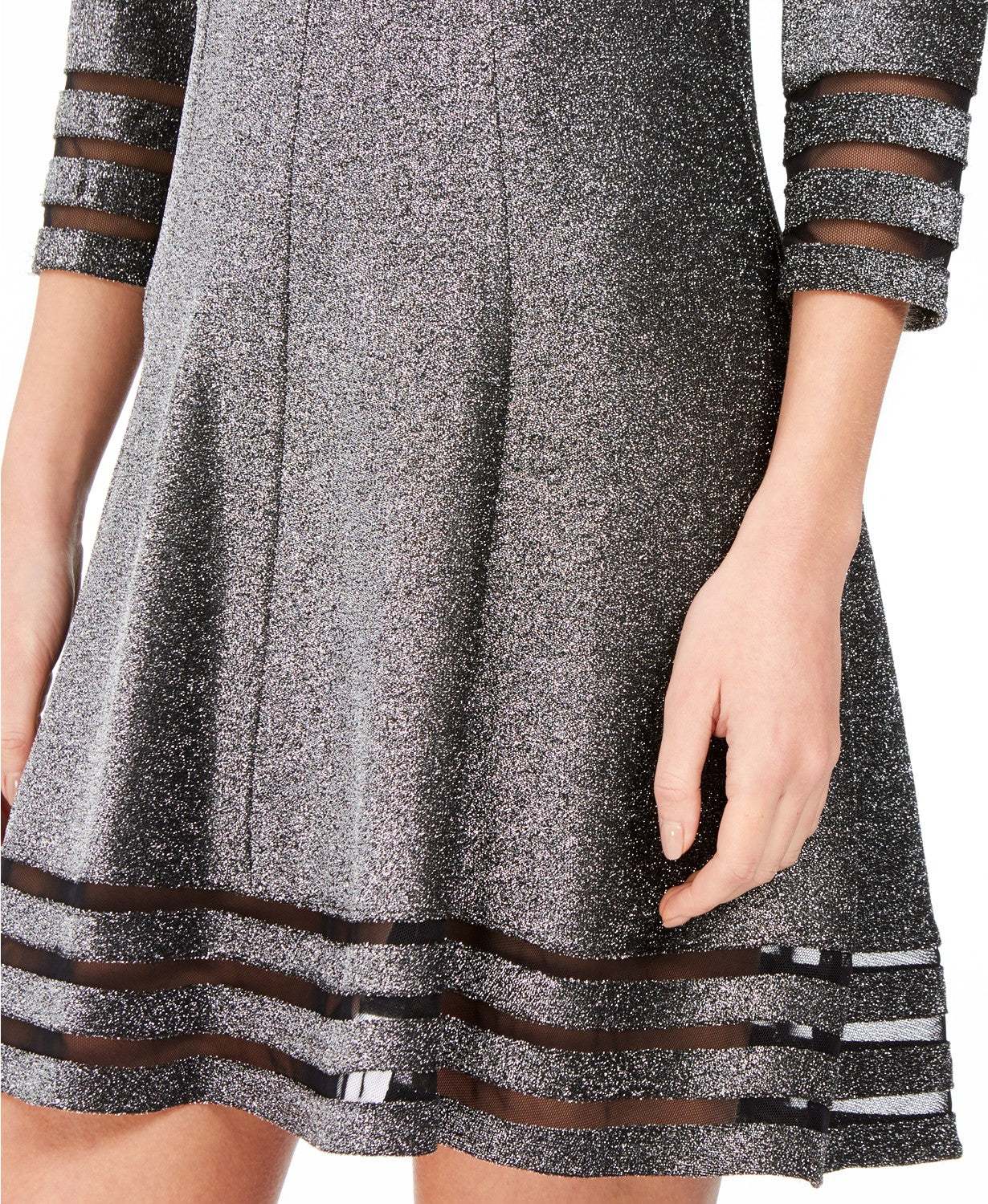 Vestido feminino Jessica Howard com acabamento metálico e ilusão, tamanho 4P, prateado