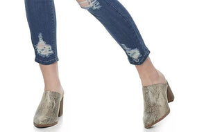 Calça jeans feminina Indigo Rein Junior com dois botões, azul médio, tamanho 11