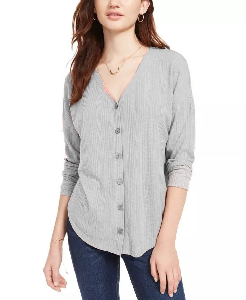 Blusa texturizada com botões frontais Pink Rose Hippie Rose Juniors, tamanho grande, cinza
