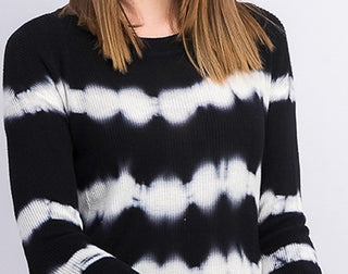 Suéter Crave Fame Juniors Tie-Dyed com gola redonda, preto, tamanho X-S