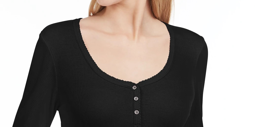 Ultra Flirt Juniors' Scallop-Edge Henley Preto Tamanho X-S