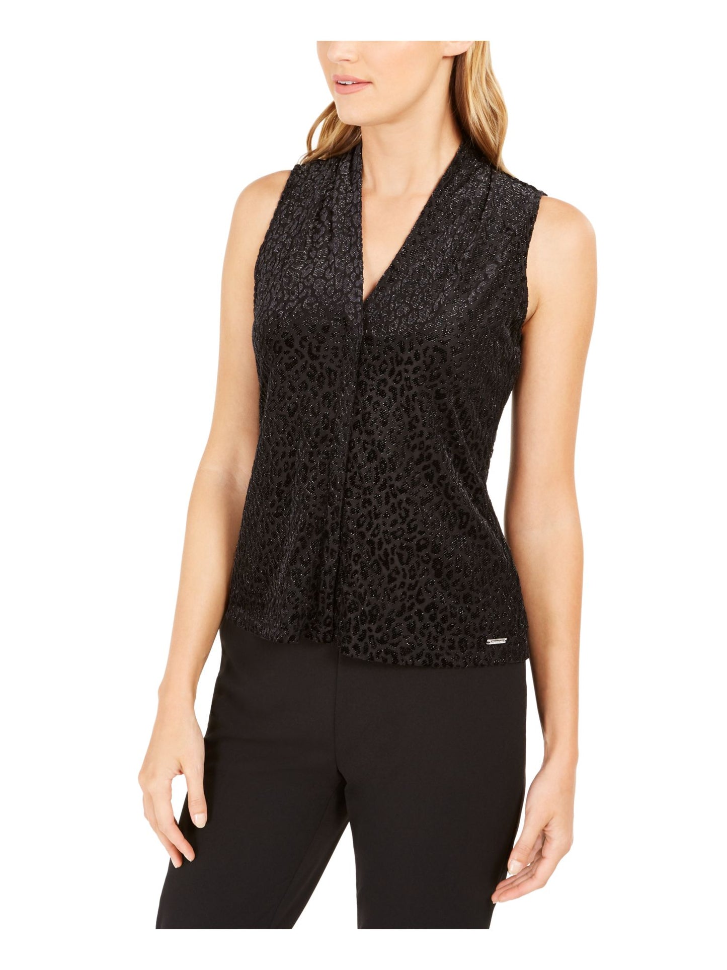 Blusa feminina texturizada com estampa animal, preta, tamanho extragrande