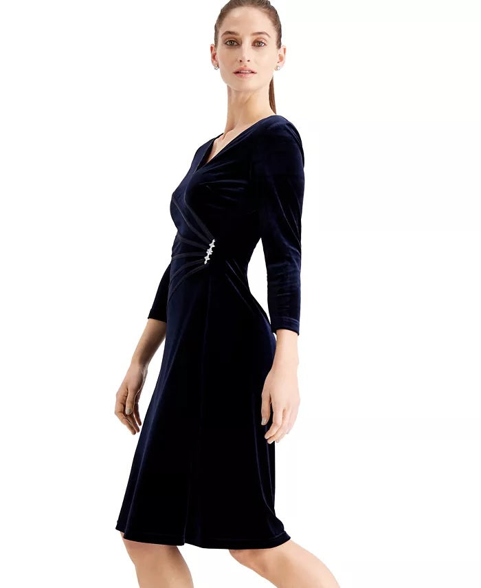 Vestido feminino Connected de veludo com broche de strass, azul-marinho, tamanho 16