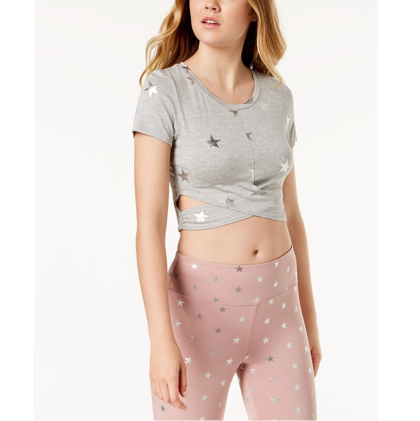 Material Girl Active Juniors Top com estampa metálica cruzada cinza mesclado tamanho extra pequeno