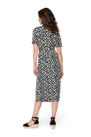 Vestido camisa feminino Jade da Leota Zig Zag preto e branco